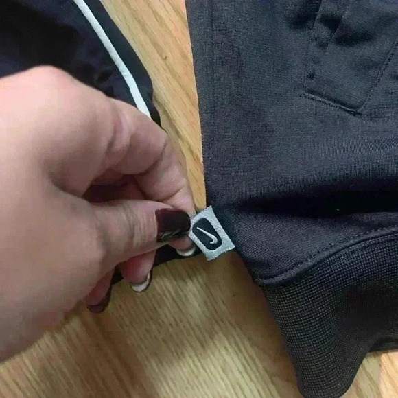 Vintage Y2K Nike track jacket - Picture 7 of 8